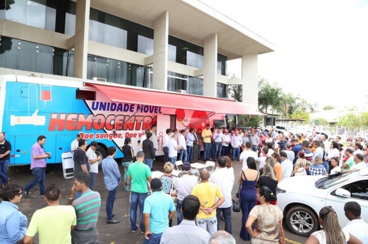 Prefeitura de Catalão entrega uma Unidade Móvel de Coleta de Sangue ao Hemocentro Regional de Catalão.