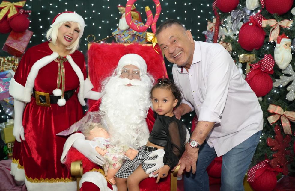 Natal de Luz leva milhares de famílias à Praça da Velha Matriz