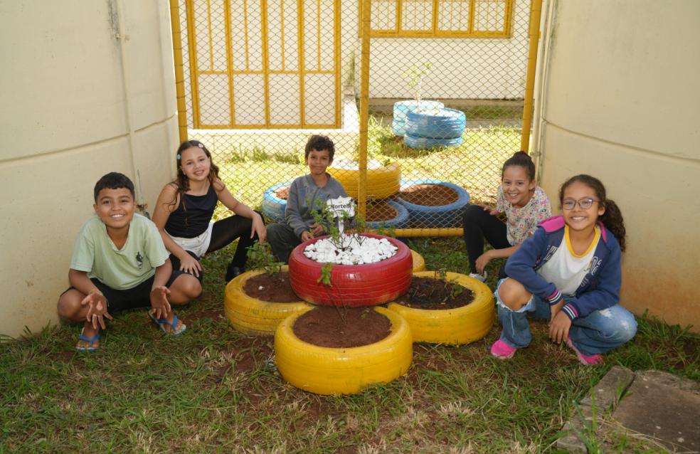Prefeitura entrega Jardim Aromático na Escola CAIC São Francisco de Assis