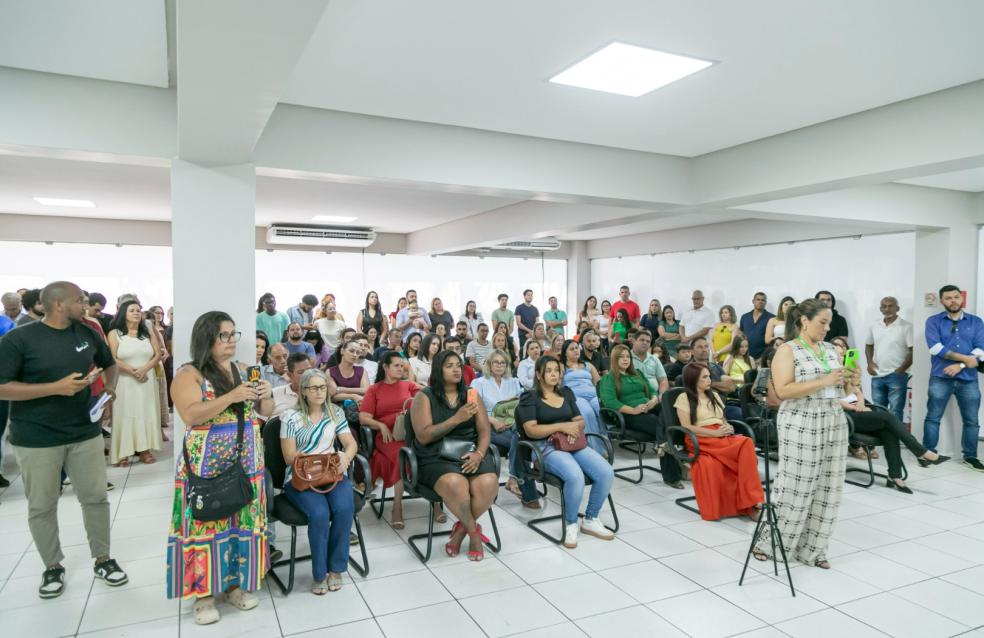 Prefeitura de Catalão empossa 45 novos servidores na área da Educação
