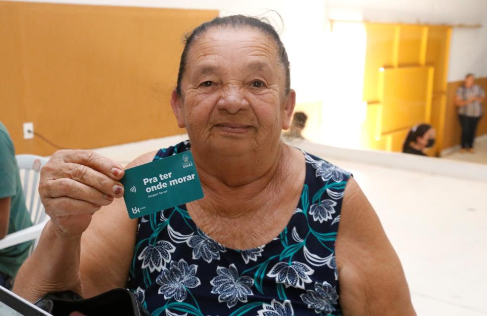 Entrega de 500 cartões do programa “Aluguel Social” beneficia moradores de Catalão