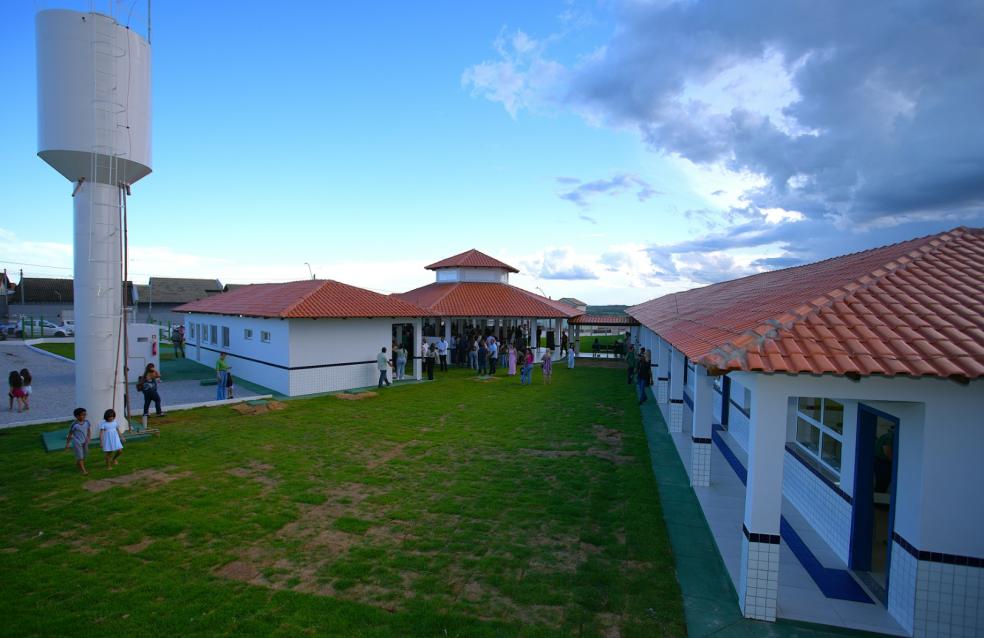 Escola municipal é inaugurada no Bairro Flamboyant